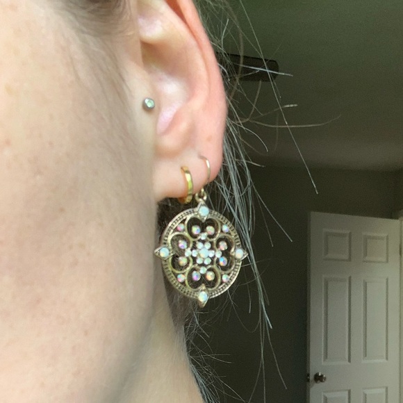 Earrings - Picture 2 of 4